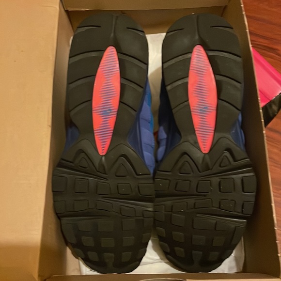 Air max ‘95 GS - Picture 3 of 5